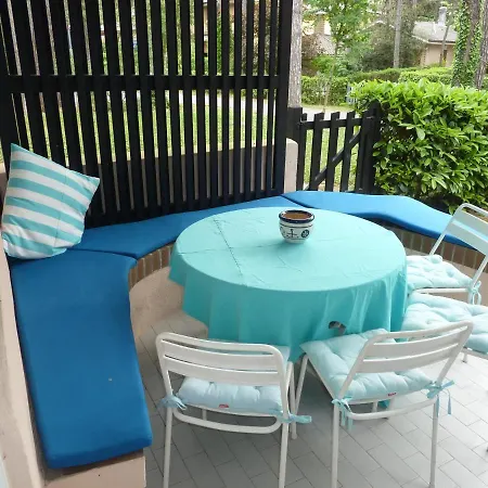 בית נופש Villaggio Estate *